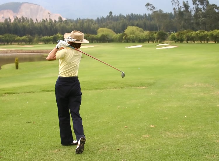 female golfer