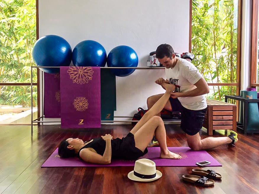 UFIT Clinic's senior physiotherapist working with Michelle.