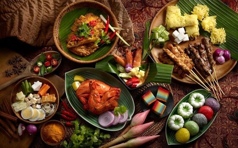Practice moderation: go ahead to indulge in your favourite festive dishes, but limit it to tasting portions!